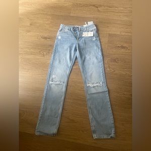 Zara - Mid Rise Straight Jeans